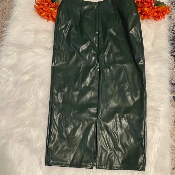 Leather skirt - Picture 2 of 2